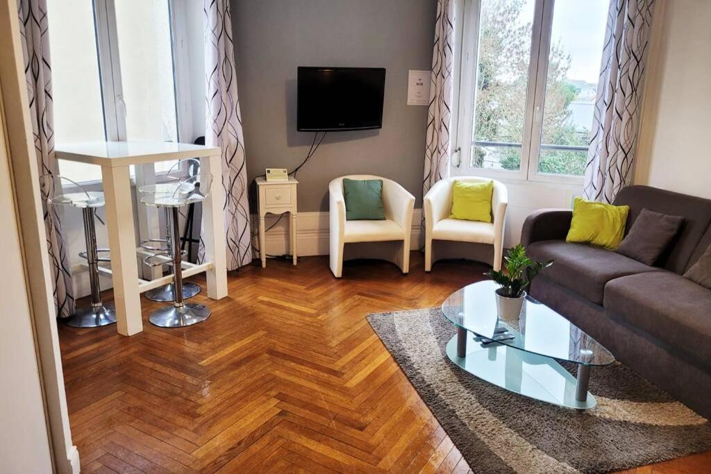 Appartement Le Lumineux - Sur Parquet Chevrons - Chez Lulu Nantes